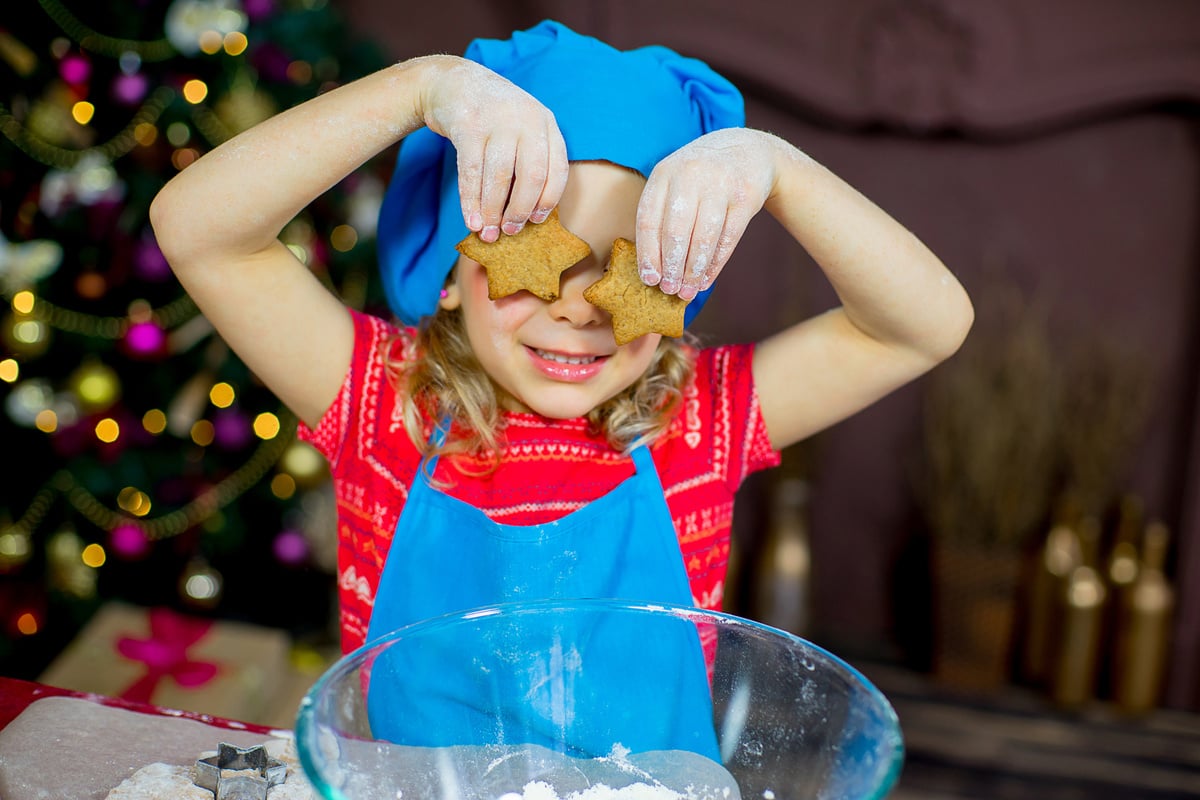 kids baking christmas cookies